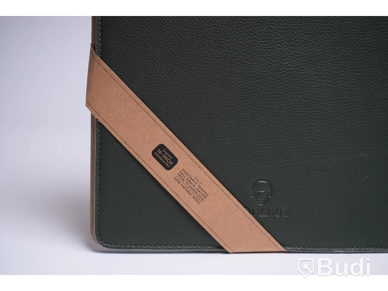 Läderfodral för MACBOOK PRO / WOOLNUT / 16-INCH